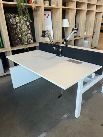 Ahrend duo-bureau slinger/monitor arm/stopcontact, 100 stuks - afbeelding 9