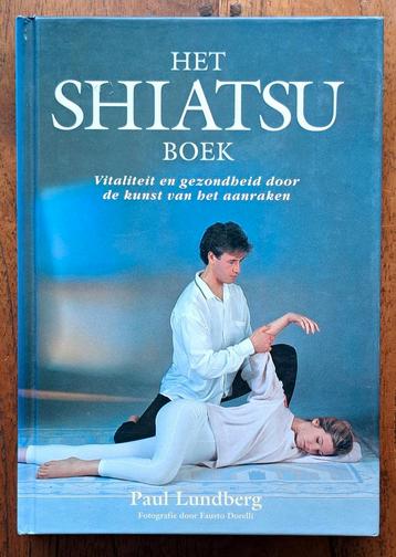 Het shiatsu boek vitaliteit, gezondheid verbeteren d aanrake beschikbaar voor biedingen