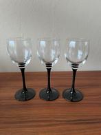 Set van 3 vintage Luminarc wijnglazen zwarte voet retro, Ophalen of Verzenden, Zo goed als nieuw, Overige typen