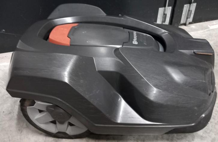 Husqvarna 330x robotmaaier, Tuin en Terras, Robotmaaiers, Gebruikt, Ophalen of Verzenden