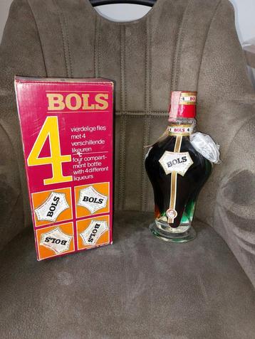 Lucas Bols, vier kamer likeuren fles met orginele verpakking beschikbaar voor biedingen
