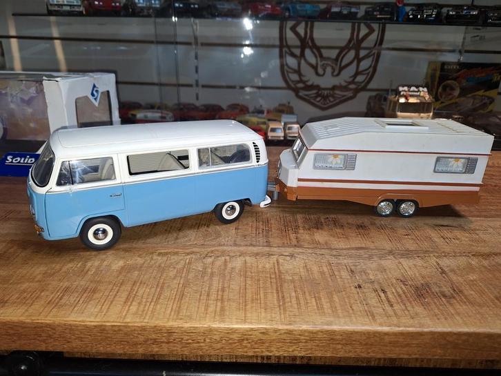 Vw t2  bus   met retro caravan, Hobby en Vrije tijd, Modelauto's | 1:18, Gebruikt, Overige merken, Ophalen of Verzenden