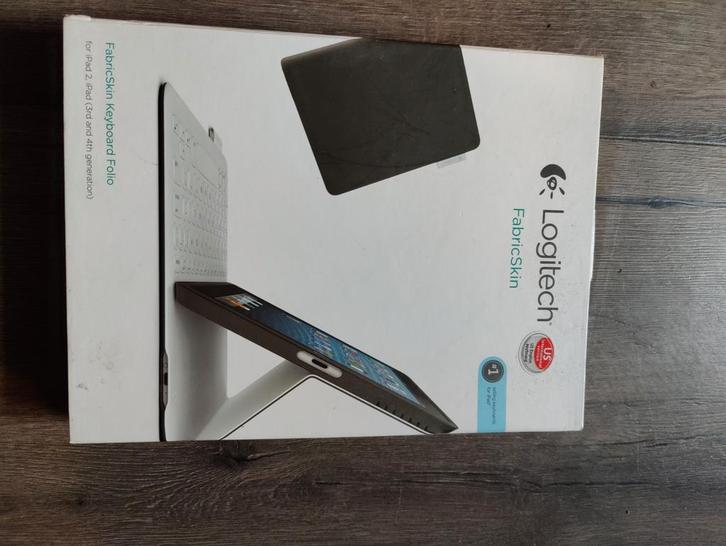 Logitech Keyboard Folio iPad 2/3/4, Computers en Software, Tablet-hoezen, Zo goed als nieuw, Bescherming voor- en achterkant, 10 inch