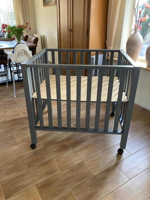 Twf Box op wielen met boxkleed, Kinderen en Baby's, Boxen, Zo goed als nieuw, Ophalen