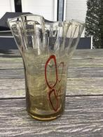 VINTAGE GLASKUNST “VAAS “Met rode glasdraden hoog 30 cm, Huis en Inrichting, Ophalen of Verzenden, Zo goed als nieuw, Glas, Minder dan 50 cm