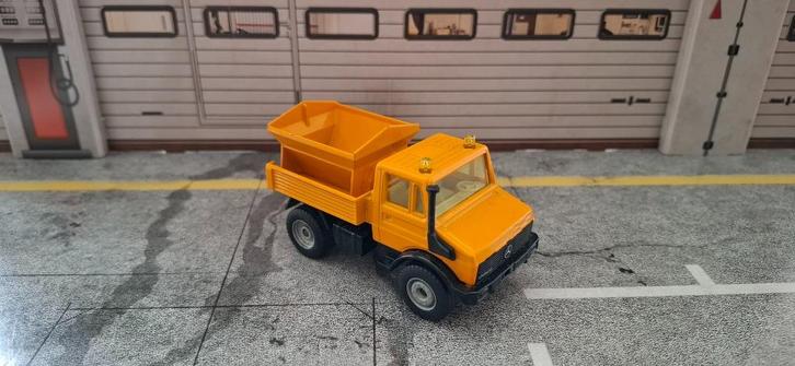 siku  mercedes-benz unimog, Hobby en Vrije tijd, Modelauto's | 1:50, Zo goed als nieuw, Bus of Vrachtwagen, SIKU, Ophalen of Verzenden