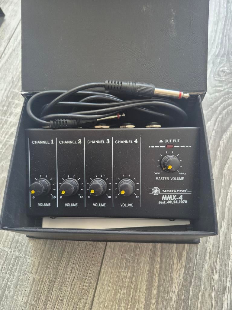 Monacor MMX-4 4-kanaals microfoon mixer, Muziek en Instrumenten, Ophalen of Verzenden, Gebruikt, Minder dan 5 kanalen, Microfooningang