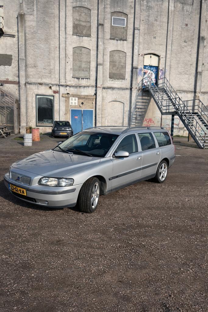 Volvo V70 2.4 170PK 2001 Grijs, Auto's, Volvo, Particulier, V70, Benzine, C, Stationwagon, Handgeschakeld, Origineel Nederlands