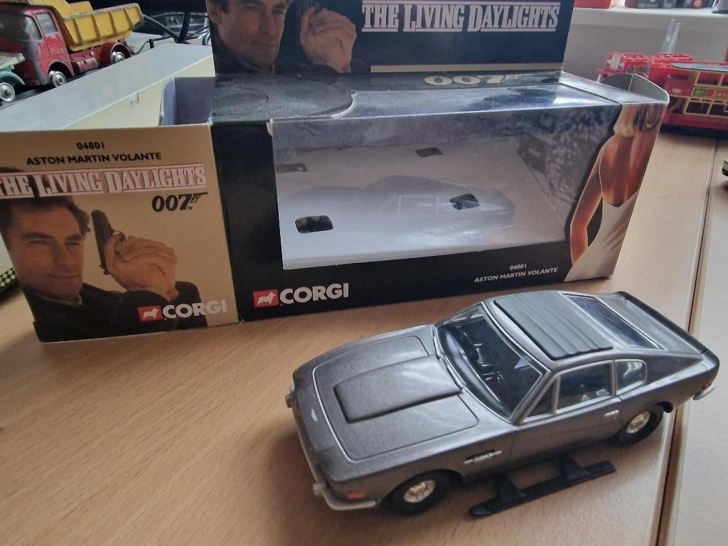 Corgi aston martin volante James Bond, Hobby en Vrije tijd, Modelauto's | 1:43, Ophalen of Verzenden, Zo goed als nieuw, Auto