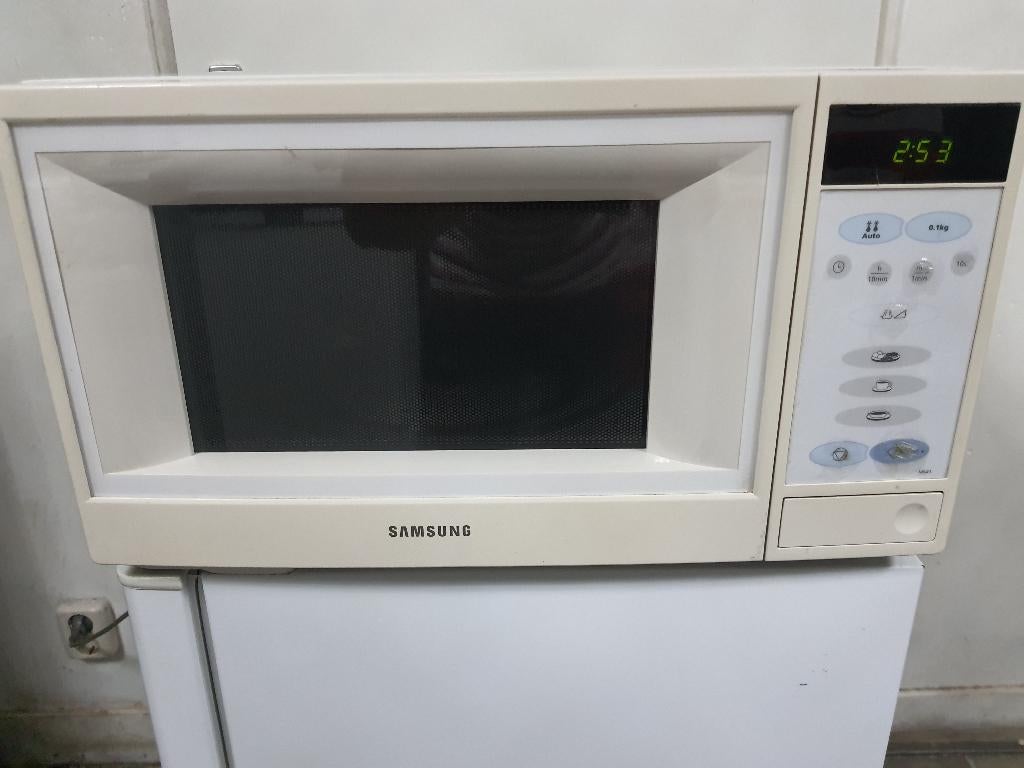 Samsung solo magnetron werkt Super, Witgoed en Apparatuur, Magnetrons, Ophalen, Draaiplateau, Magnetron, Zo goed als nieuw