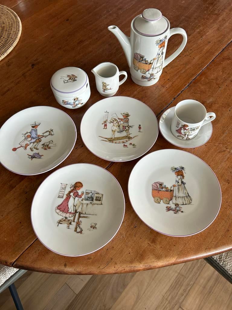 Porseleinen kinderserviesje met kinderfiguren, Ophalen of Verzenden