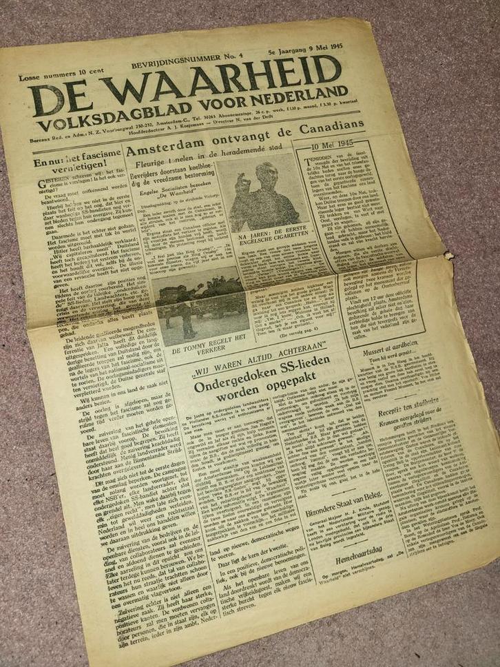 Krant De Waarheid - Bevrijdingsnummer Ondergedoken SS-lieden, Verzamelen, Tijdschriften, Kranten en Knipsels, Krant, 1940 tot 1960