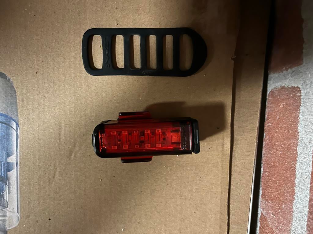 Lezyne strip drive 300+  achterlicht racefiets, Gebruikt, Achterlicht, Ophalen of Verzenden, Oplaadbaar