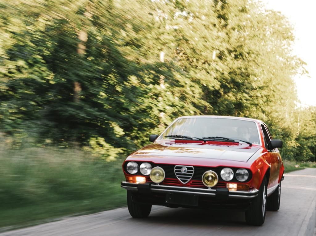 Alfa Romeo Alfetta GTV 2.0 | in zeer goede staat | Italiaans, Auto's, Oldtimers, Achterwielaandrijving, Beige, 1962 cc, Leder