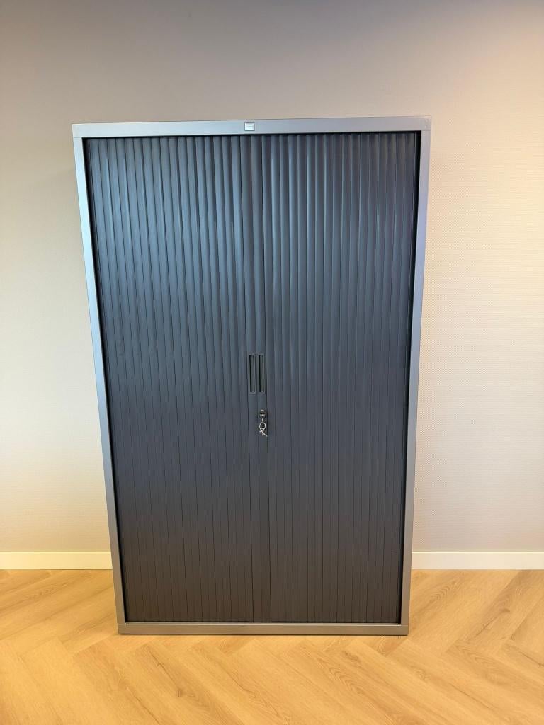 3x Moderne roldeurkast / archiefkast – met slot, Ophalen, 100 tot 150 cm, Zo goed als nieuw, Metaal