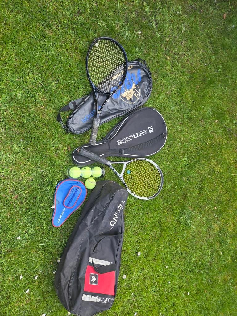 Tennisrackets met hoezen, tas en ballen, Sport en Fitness, Tennis, Ophalen, Gebruikt, Racket, Wilson