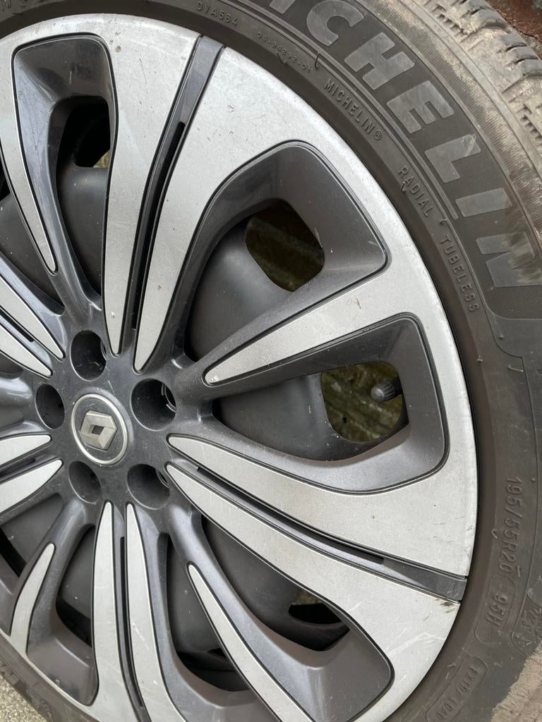 Winterbanden renault grand scenic, Auto-onderdelen, Banden en Velgen, Gebruikt, Banden en Velgen, Personenwagen, 205 mm