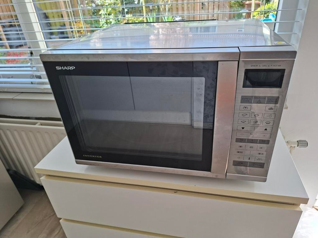 Sharp combimagnetron R-971STW, inclusief roosters en boekje, Witgoed en Apparatuur, Magnetrons, Ophalen, Combimagnetron, Gebruikt