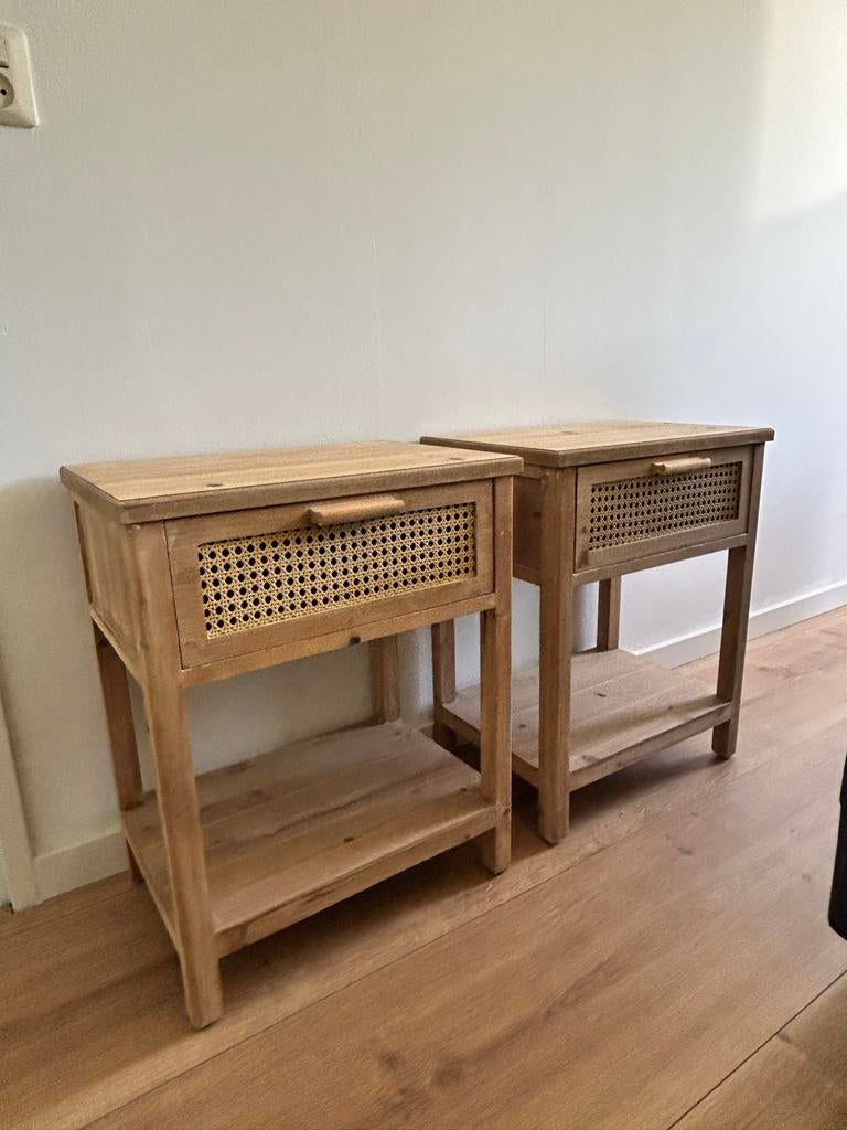 Stijlvolle Nachtkastjes met Rotan Lade - Hout, Ophalen, Gebruikt, 55 tot 70 cm, 45 tot 65 cm