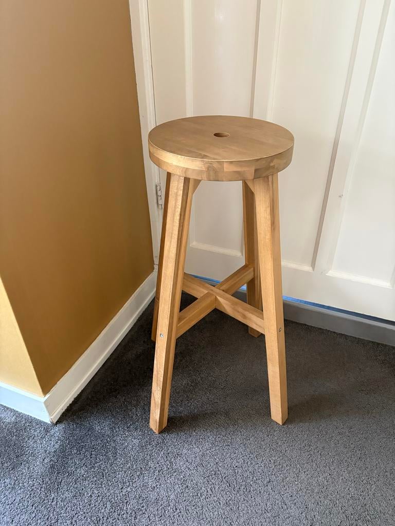 Ikea Skogsta houten barkruk 70 cm hoog, Huis en Inrichting, Barkrukken, Ophalen, Gebruikt, 60 tot 90 cm, 1 kruk