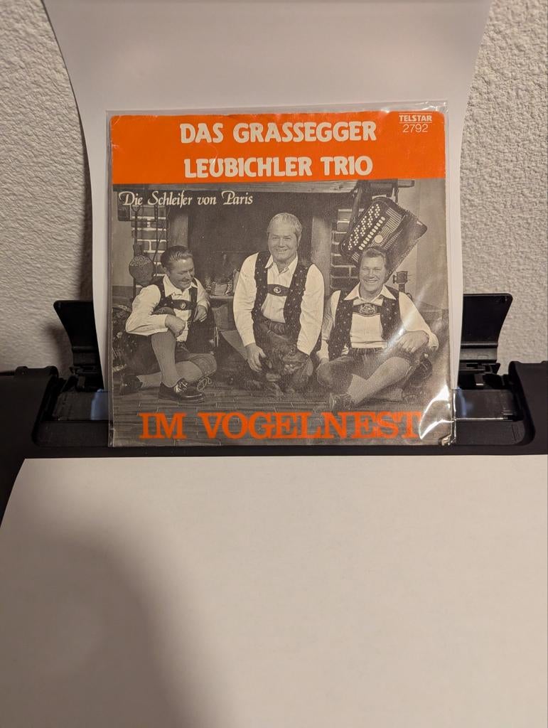 Das Grassegger Leubichler Trio - Im vogelnest (vinyl single), Ophalen of Verzenden, Gebruikt, Pop, Single