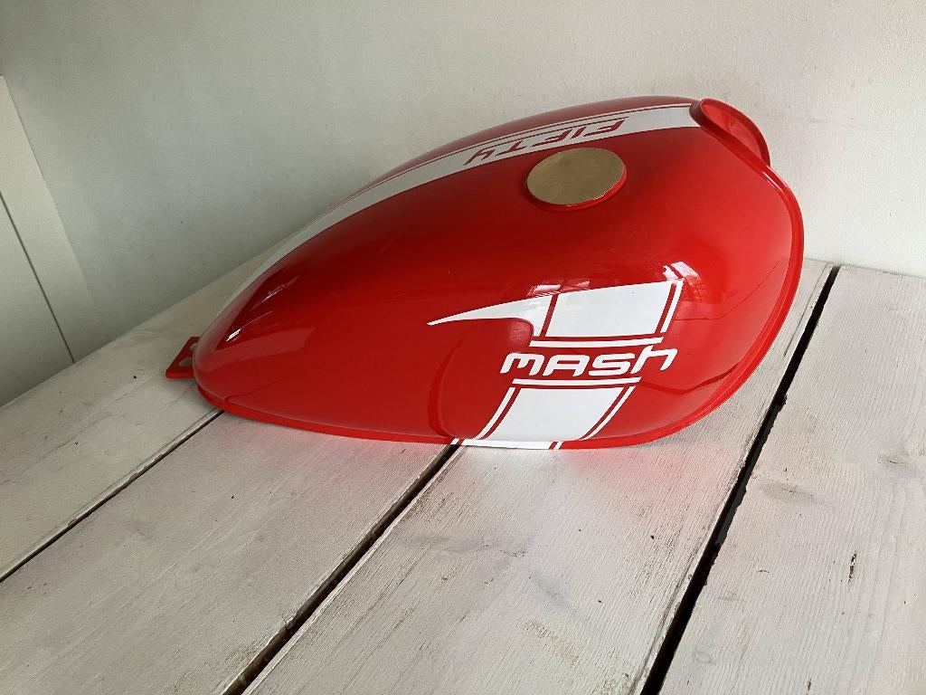 Mash Fifty nieuwe benzinetank euro 3 en 4 rood. , Ophalen of Verzenden, Nieuw, Tank, Mash