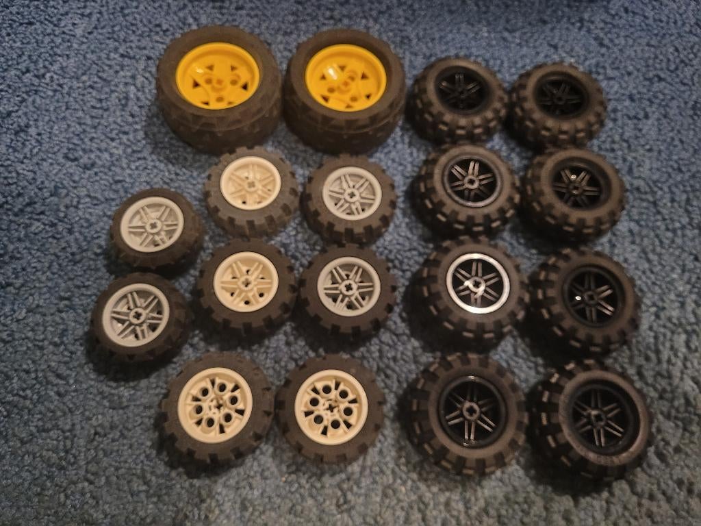 Partij O126=Lego technic wielen gemengd