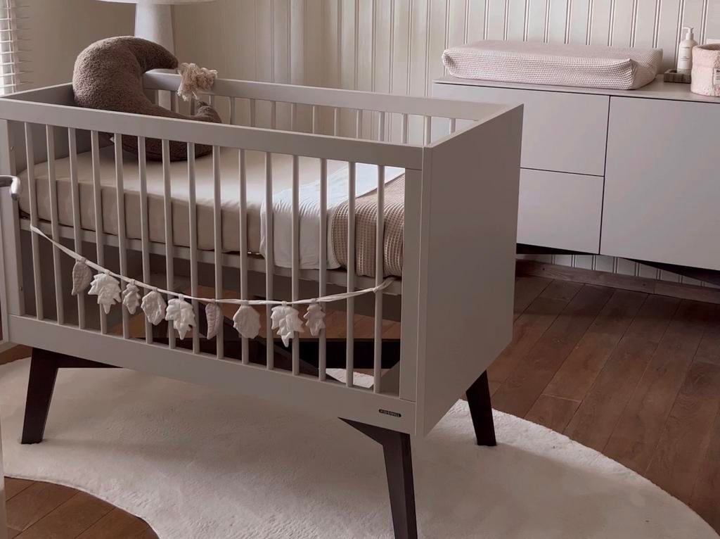 Kidmill Sixties Ledikant 60x120 – compleet met luxe matras, Ophalen, Zo goed als nieuw, Ledikant