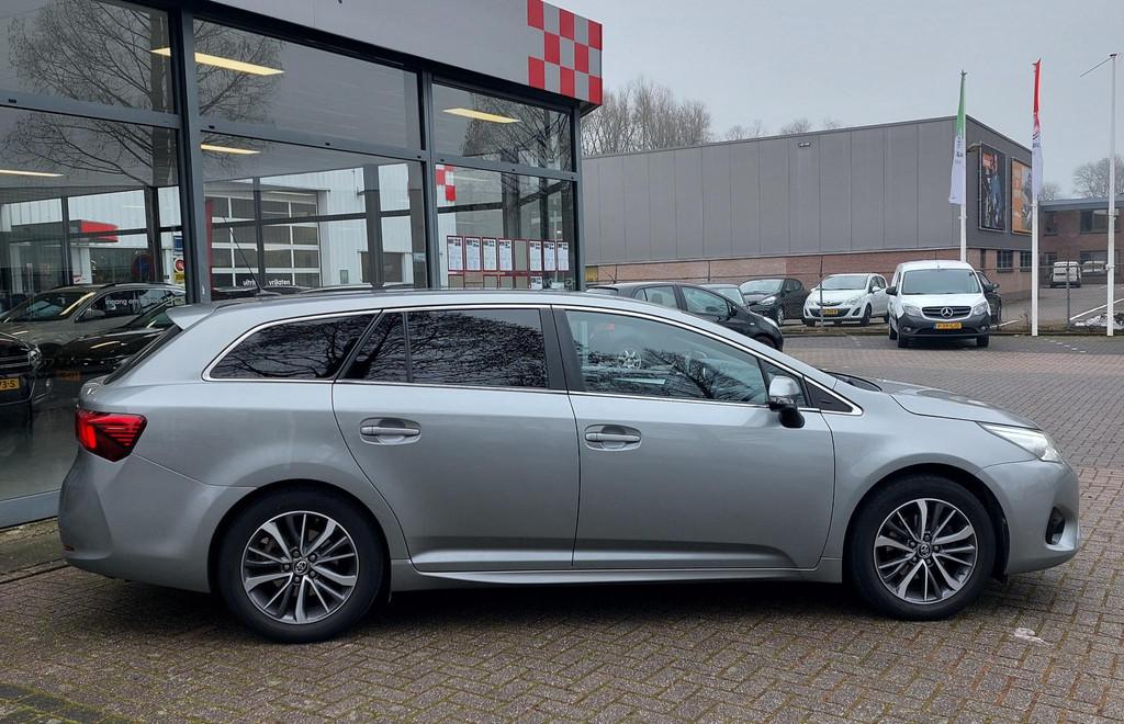 Toyota Avensis Touring Sports 1.8 VVT-i Volcano Edition, Voorwielaandrijving, Stof, 4 cilinders, Handgeschakeld