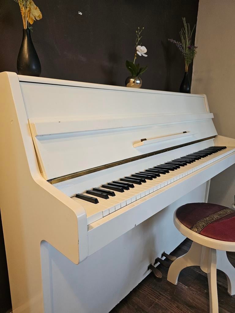 Piano met demper optie, Muziek en Instrumenten, Ophalen, Gebruikt, Wit, Piano