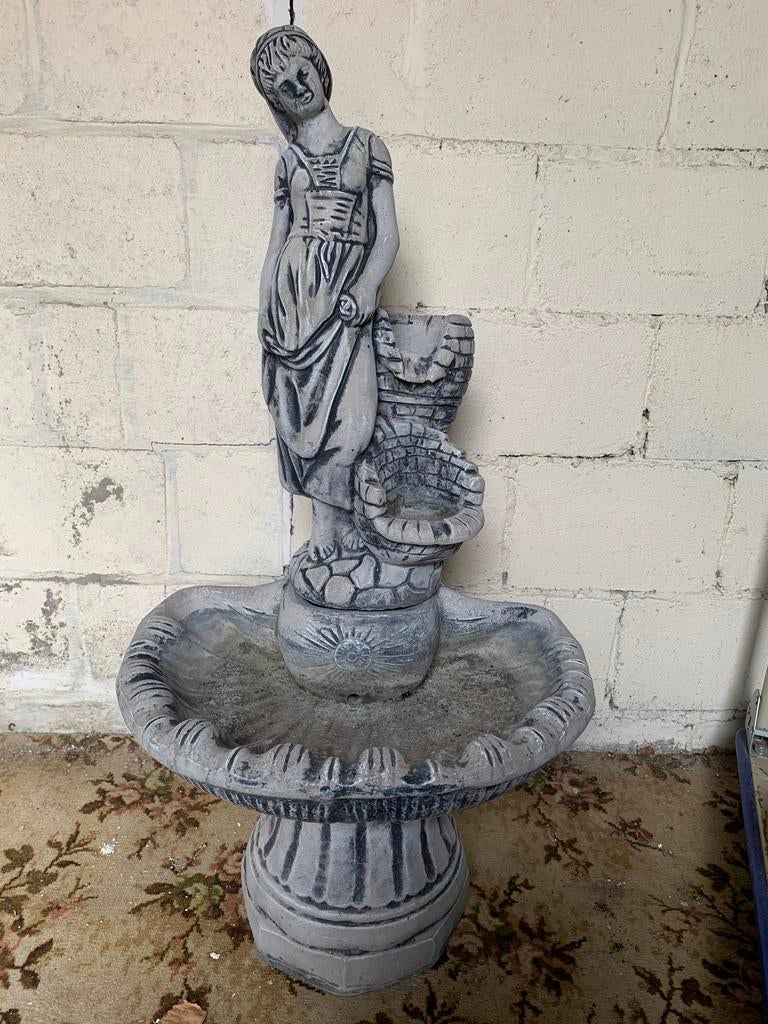 Waterornament met beeldje, Ophalen of Verzenden, Gebruikt, Beton, Waterornament