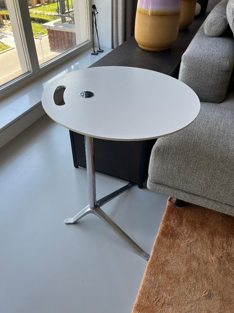 Fritz Hansen bijzettafel Little Friend, Overige materialen, Minder dan 55 cm, Rond, Zo goed als nieuw
