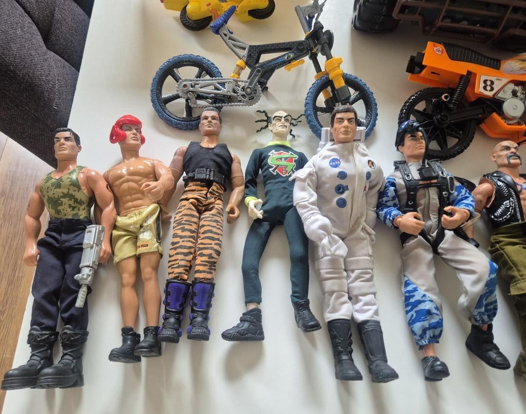 Grote partij nostalgische action men., Ophalen