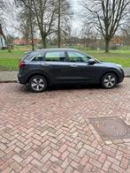 Kia Niro 1.6 GDi Hybrid 141pk Dct6 2018 Grijs, Auto's, Zwart, Leder en Stof, Origineel Nederlands, 75 €/maand