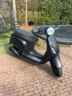 Agm vx50, Fietsen en Brommers, Snorfietsen en Snorscooters, Ophalen, Zo goed als nieuw, Benzine, Overige merken