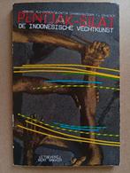 Pentjak-Silat de Indonesische vechtkunst, Gelezen, Vechtsport, Diverse auteurs, Ophalen of Verzenden