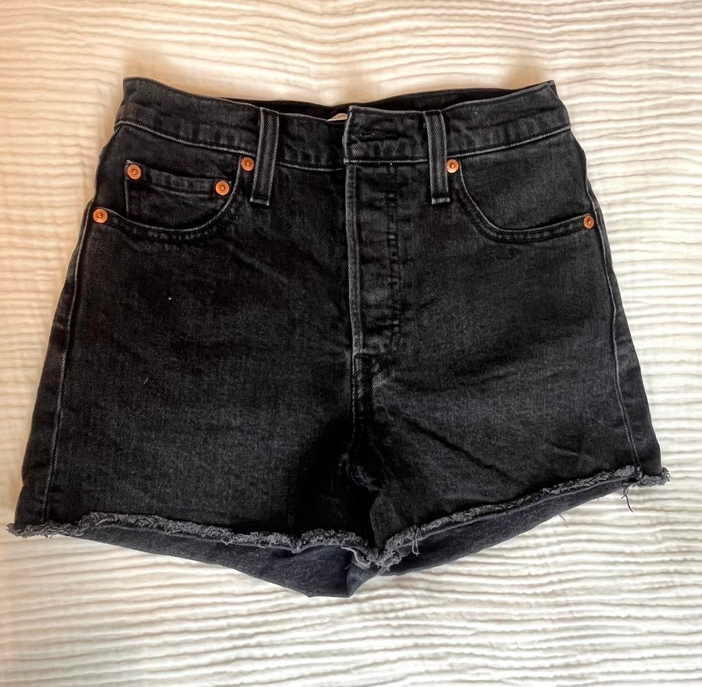 Levi’s ribcage shorts maat 26, Ophalen of Verzenden, Zo goed als nieuw, Zwart, W27 (confectie 34) of kleiner