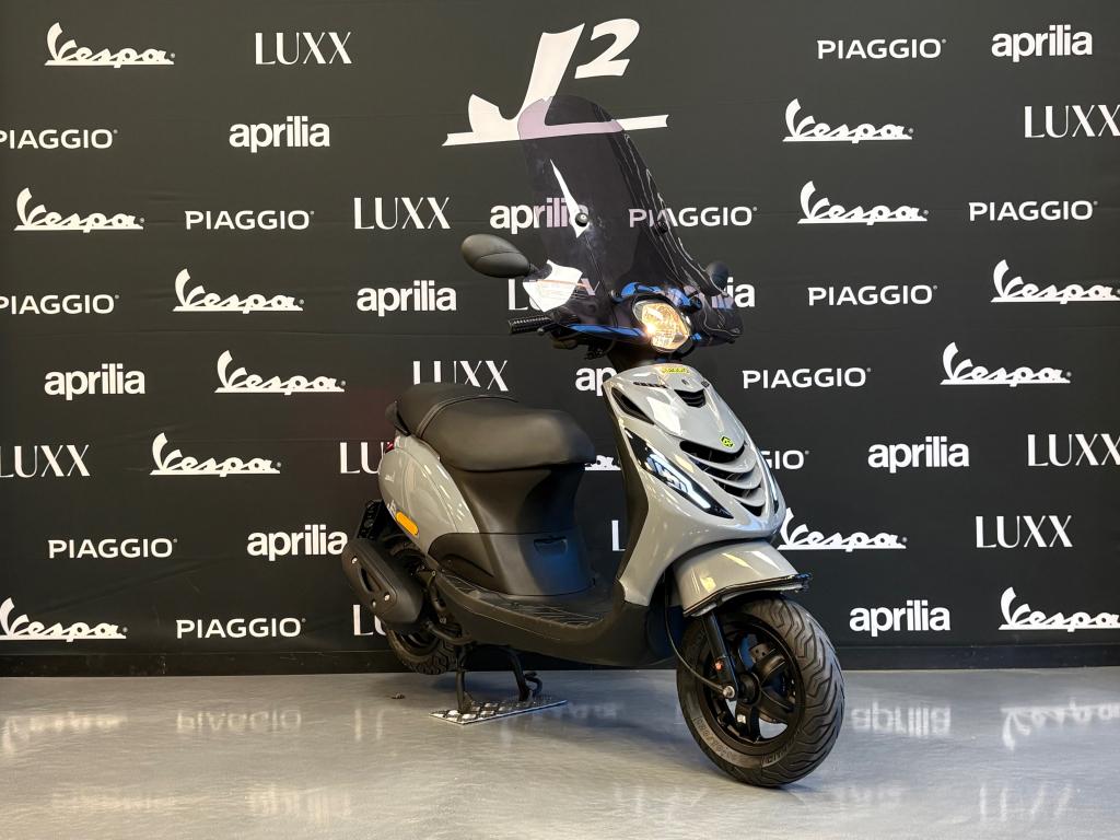 Piaggio Zip | Nardo Grey | Snor | 2022 | 10070 km | 1 eig, Piaggio, Gebruikt, ., Ophalen of Verzenden