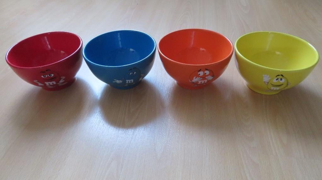 M&M schaaltjes 4 stuks, Ophalen, Overige stijlen, Aardewerk, Schaal of Schalen