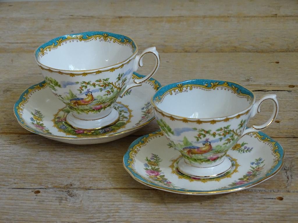 2x Kop-en-schotel, Royal Albert CHELSEA BIRD, als nieuw, Antiek en Kunst, Antiek | Servies los, Ophalen of Verzenden
