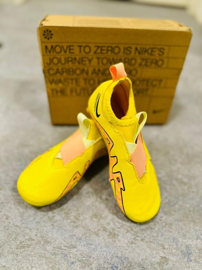 Kind Voetbalschoenen Nike size 10,5c - 27,5, Sport en Fitness, Voetbal, Gebruikt, Maat XS of kleiner, Schoenen, Ophalen of Verzenden