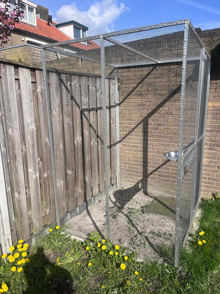 Mooie ruime volière., Dieren en Toebehoren, Vogels | Hokken en Kooien, Ophalen, Aluminium, Volière