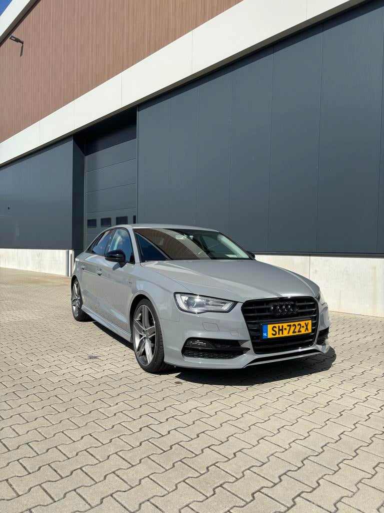 Audi A3 1.4 Tfsi 92KW Sedan S-tronic 2016 Grijs, Auto's, Audi, 125 pk, Zwart, 4 cilinders, 1395 cc