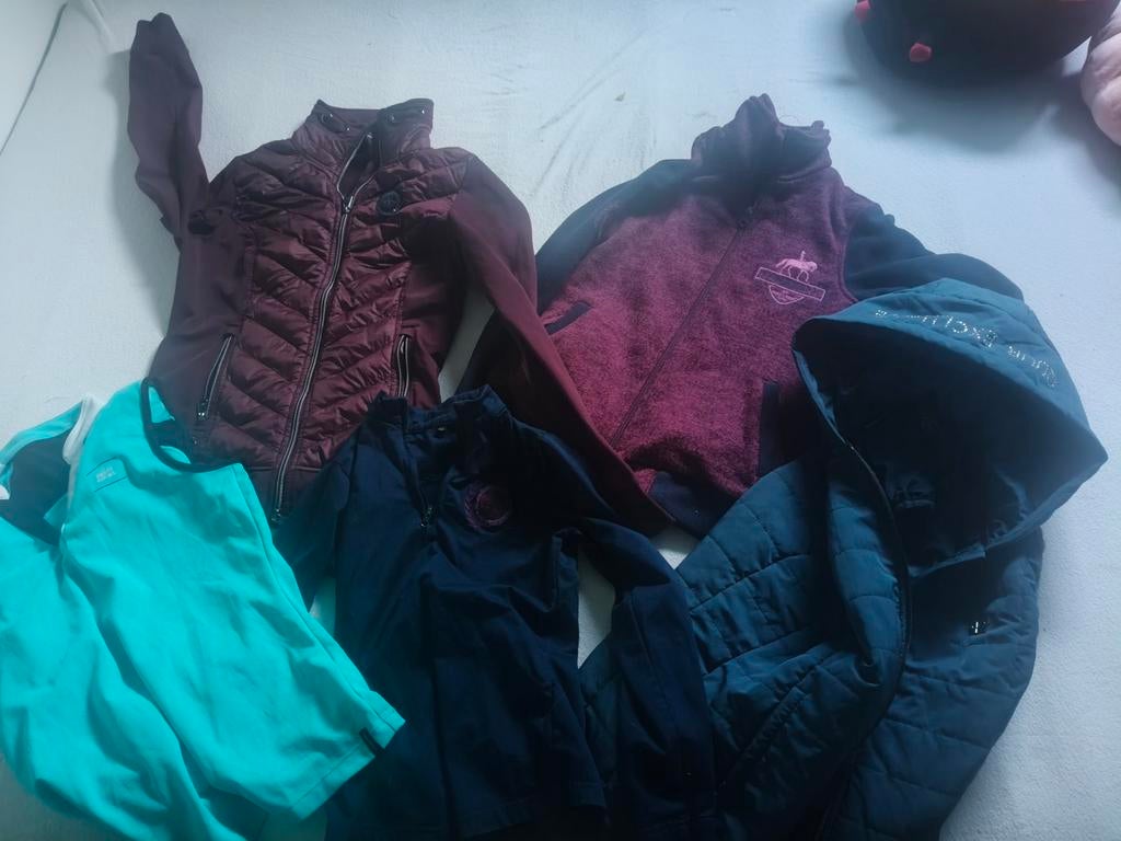 Paardrijkleding, Ophalen, Bovenkleding