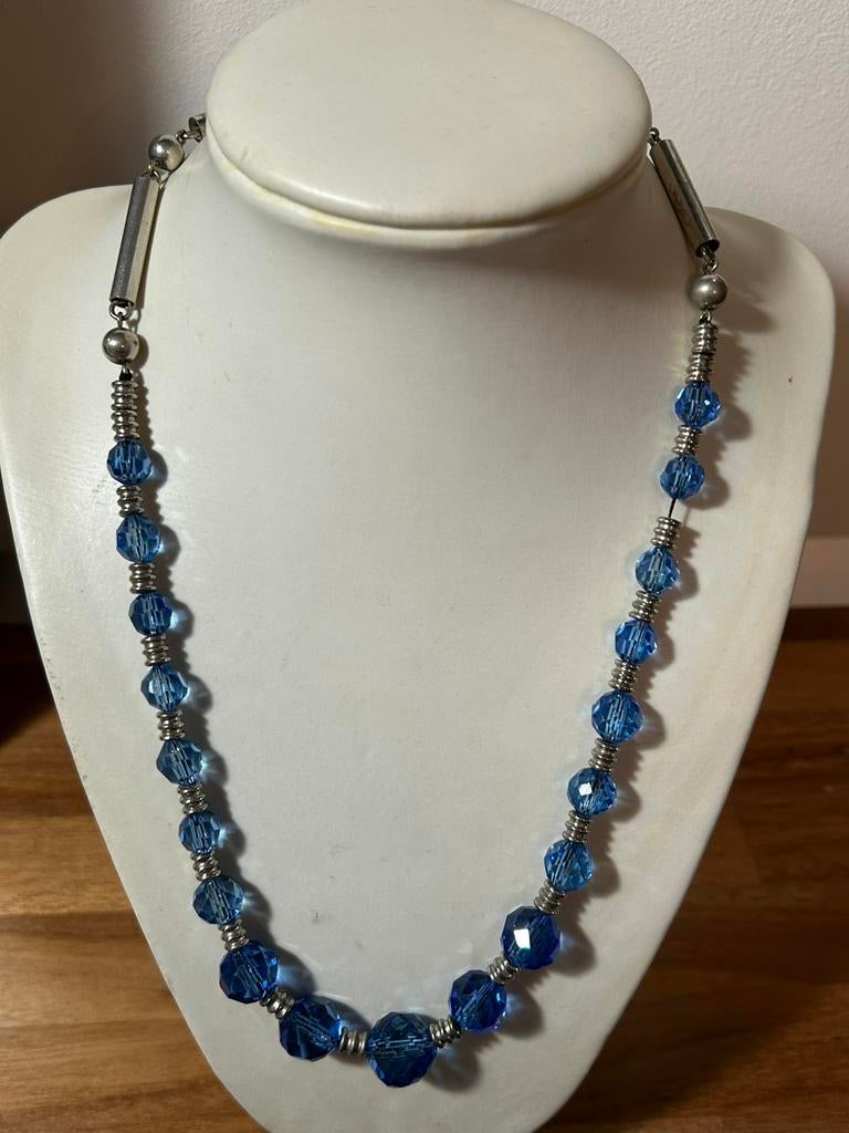 Ketting met prachtig blauwe glasstenen, Sieraden, Tassen en Uiterlijk, Kettingen, Ophalen of Verzenden, Zo goed als nieuw, Blauw