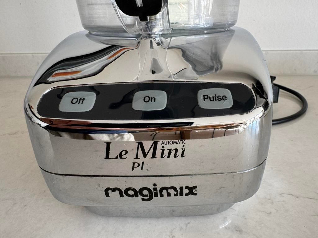 Magimix le mini plus met accessoires, Gebruikt, 1 tot 2 liter, 2 snelheden, Ophalen of Verzenden