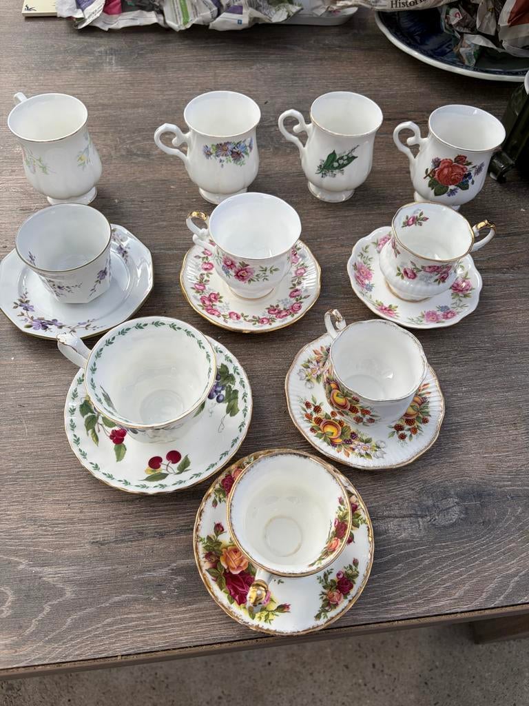 Vintage porseleinen theekopjes met schotels - Set van 3, Ophalen