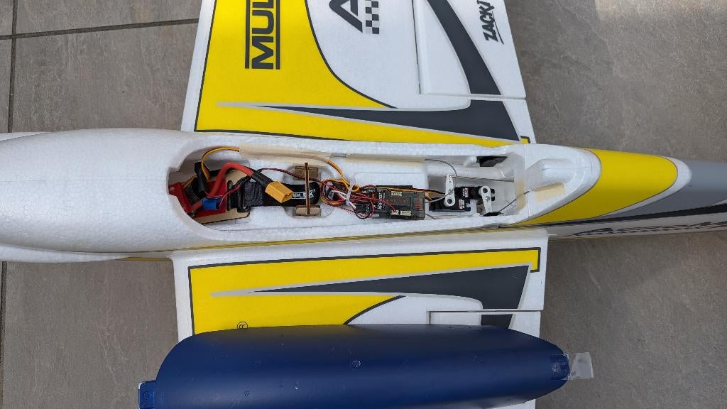 Acromaster Pro, Hobby en Vrije tijd, Modelbouw | Radiografisch | Vliegtuigen, Ophalen, Zo goed als nieuw, Elektro