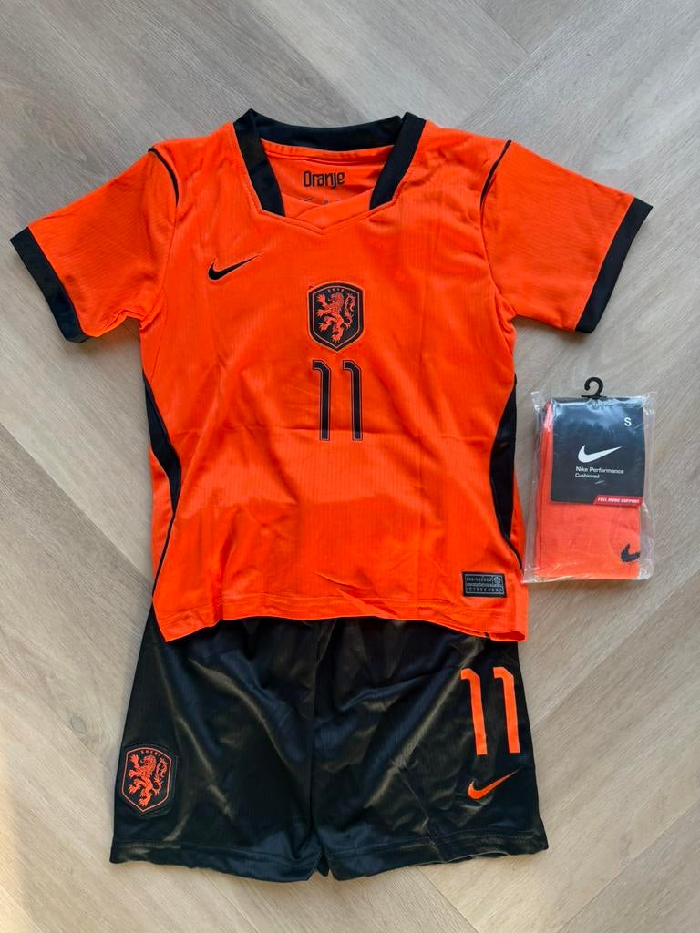 Nieuw WK 2026 Nederlands elftal tenue Cody Gakpo, Maat XS of kleiner, Ophalen of Verzenden, Zo goed als nieuw, Set