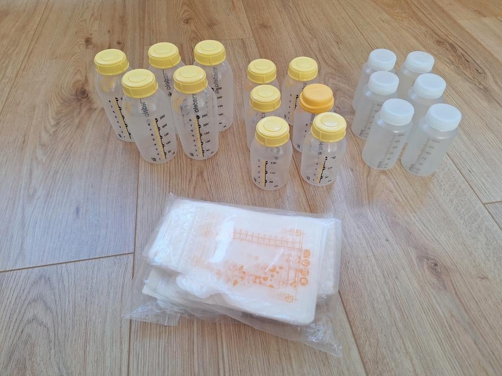 Medela kolfflesjes en nieuwe moedermelk bewaarzakjes, Kinderen en Baby's, Babyvoeding en Toebehoren, Ophalen of Verzenden